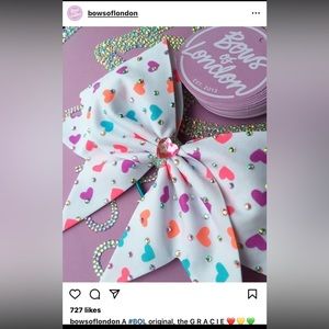 “Gracie” Bows of London cheer bow